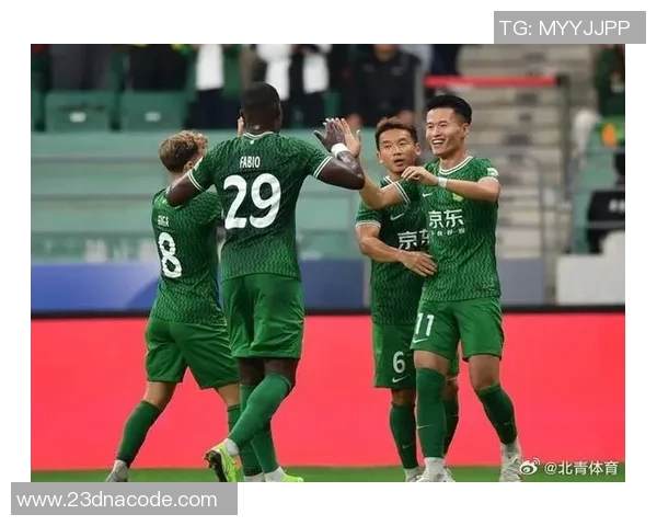 赛后分析:成都篮球队与北京篮球队的比赛节奏与战术对比探讨 赛后分析:成都篮球队与北京篮球队的比赛节奏与战术对比探讨