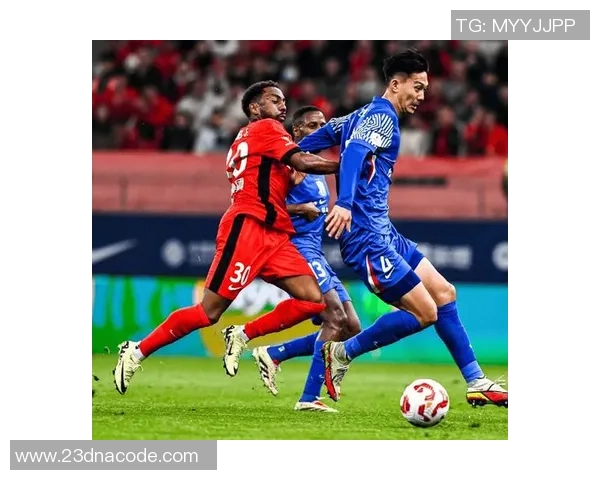 足球场上的硬汉风采比较狠的足球明星背后的故事与传奇 足球场上的硬汉风采比较狠的足球明星背后的故事与传奇