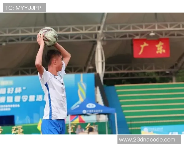 足球明星在绿茵场上挥洒汗水的精彩瞬间定格于镜头之中 足球明星在绿茵场上挥洒汗水的精彩瞬间定格于镜头之中