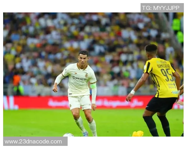 足球明星感染冠病毒引发全球关注球迷担忧健康安全问题 足球明星感染冠病毒引发全球关注球迷担忧健康安全问题