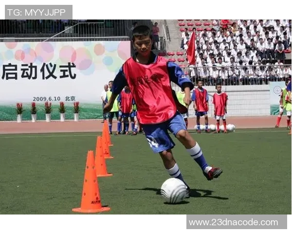 足球明星训练杂耍视频揭秘技巧与训练方法提升球技的秘密与乐趣