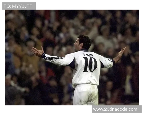 边路足球明星的传奇故事与辉煌成就揭秘